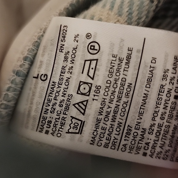 Old Navy Transitional Plaid Utility Shacket - Picture 14 of 14